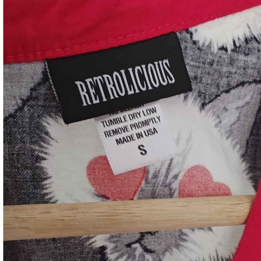 Retrolicious Fit and Flare Dress Black Cat Heart Eyes Red VNeck Sleeveless Small - Picture 6 of 7